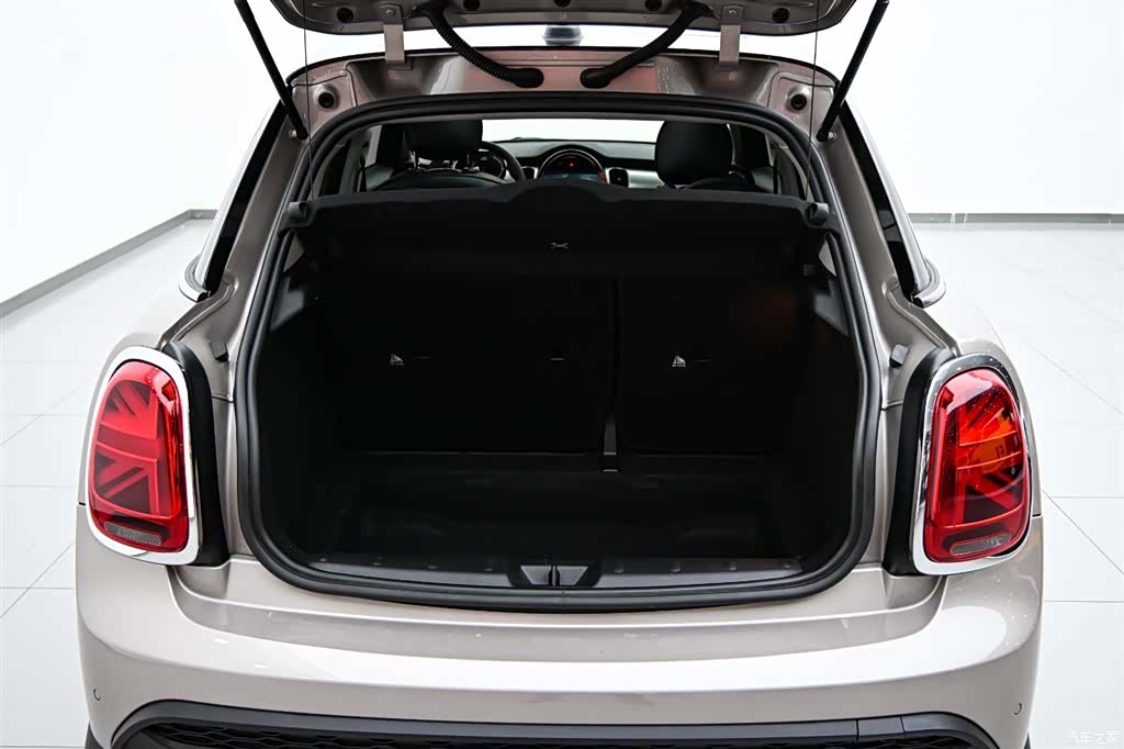 Mini Cooper, 2022 29