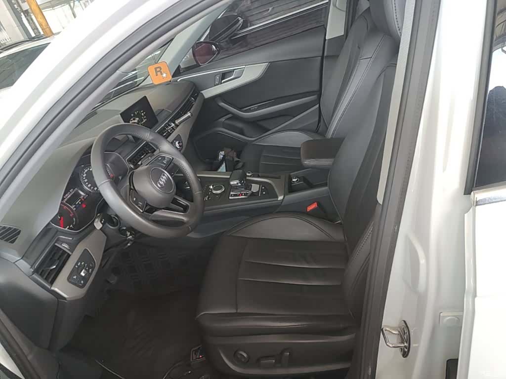 Audi A4L, 2019 15