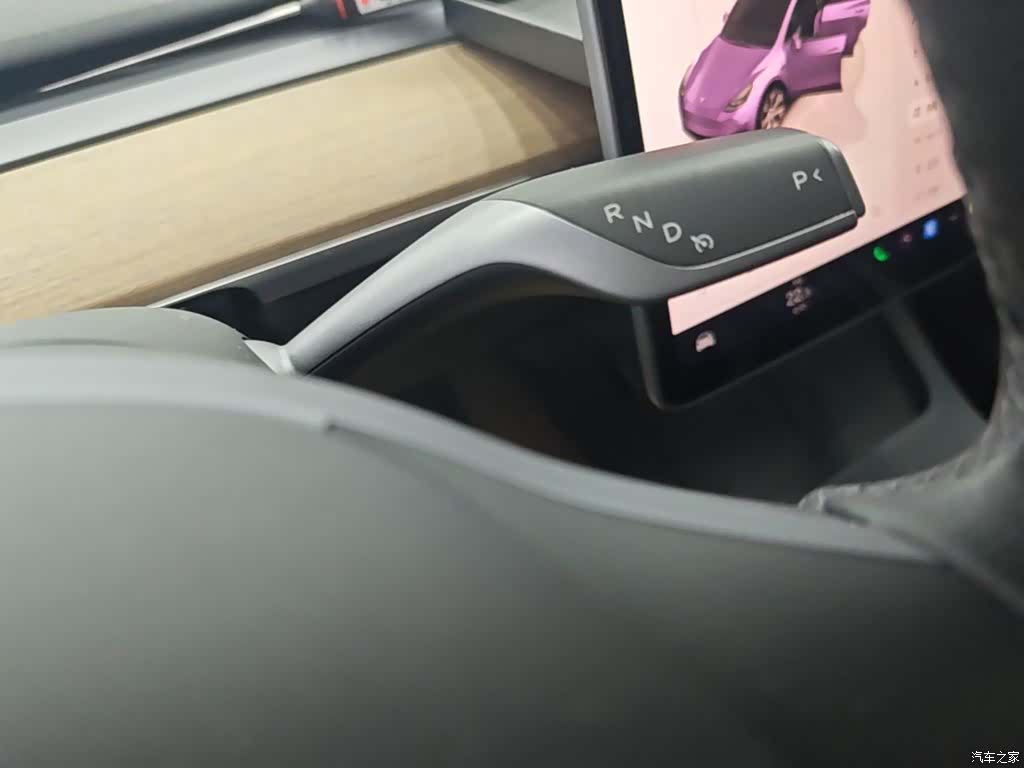 Tesla Model Y, 2022 14