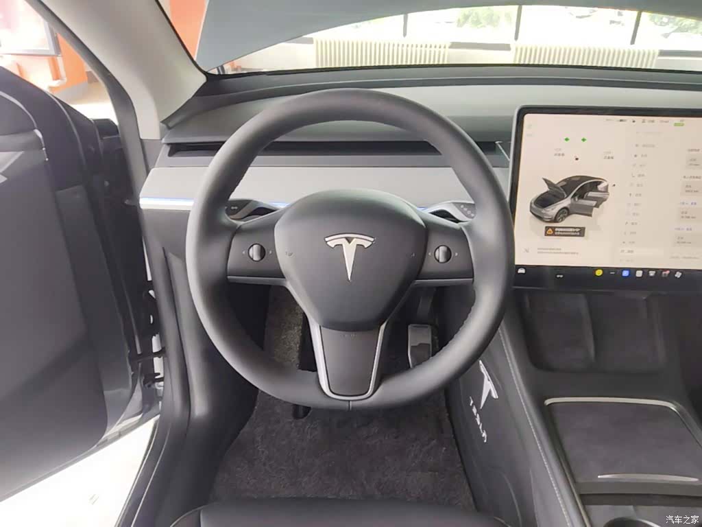 Tesla Model Y, 2024 11