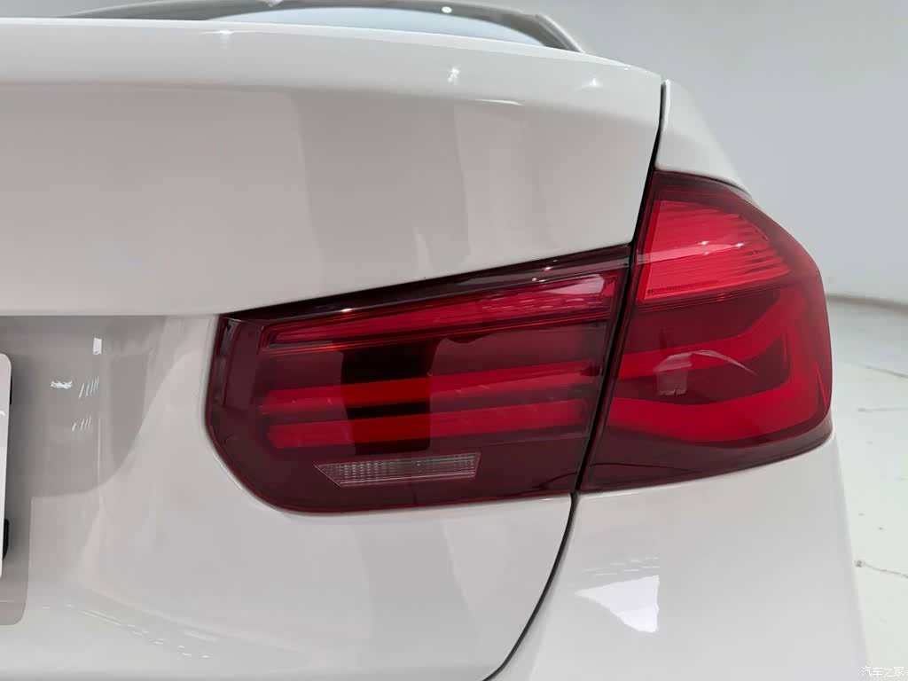 BMW 3 Series, 2018 10