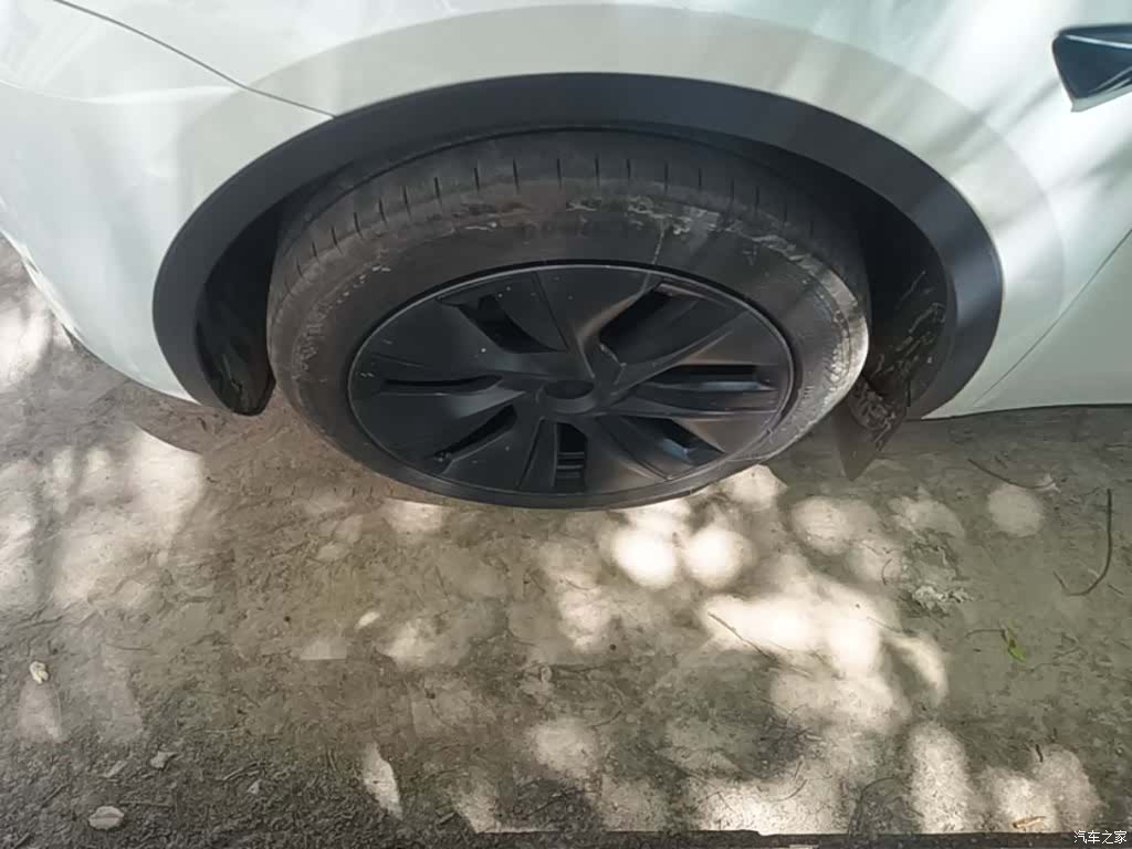 Tesla Model Y, 2024 23