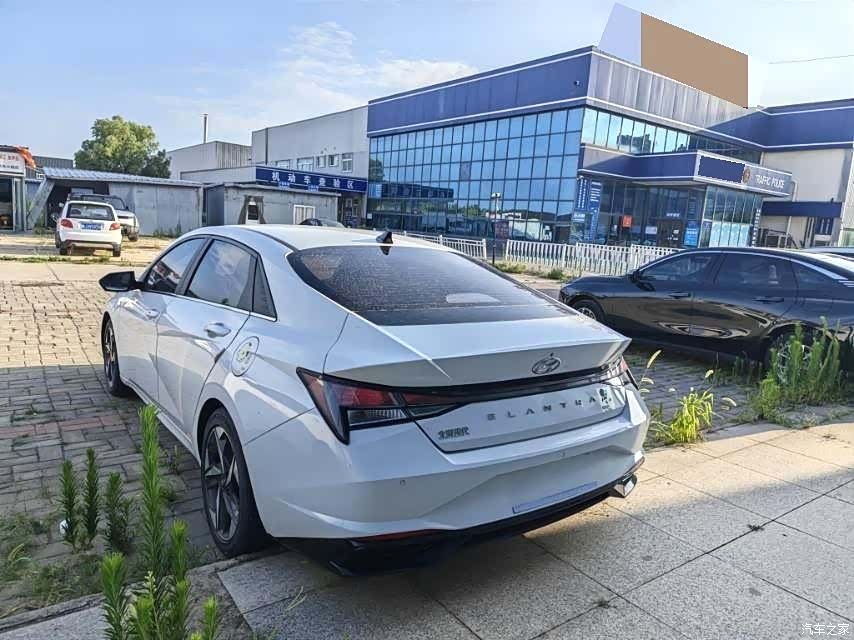 Hyundai Elantra, 2021 3