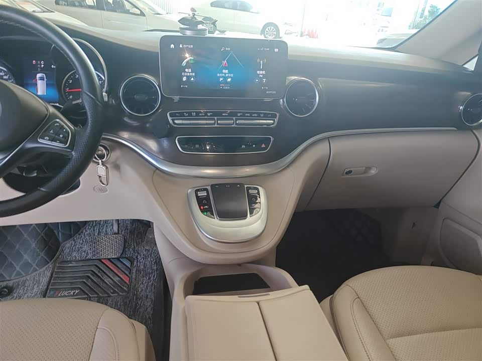 Mercedes-Benz V-class