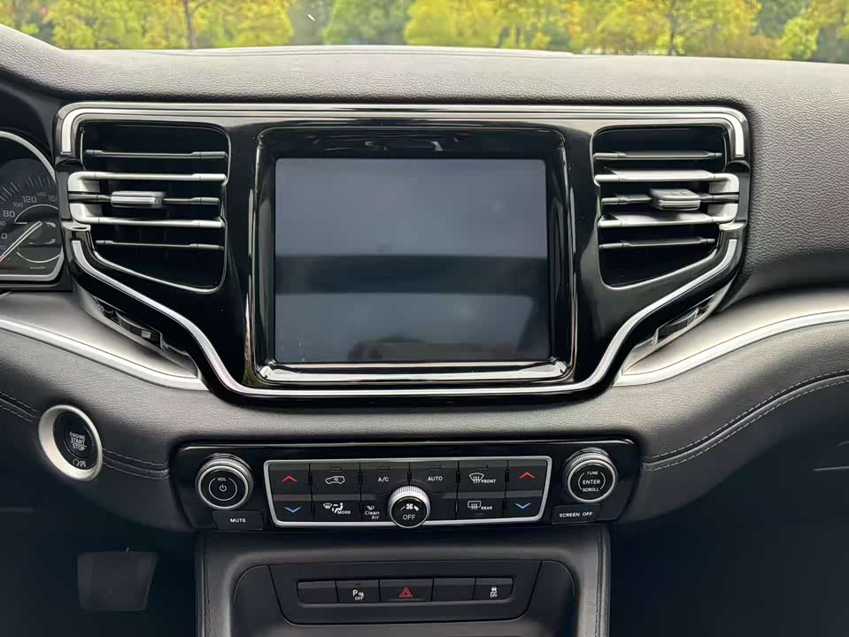 Jeep Grand Commander