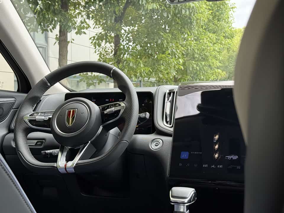 Hongqi HS3