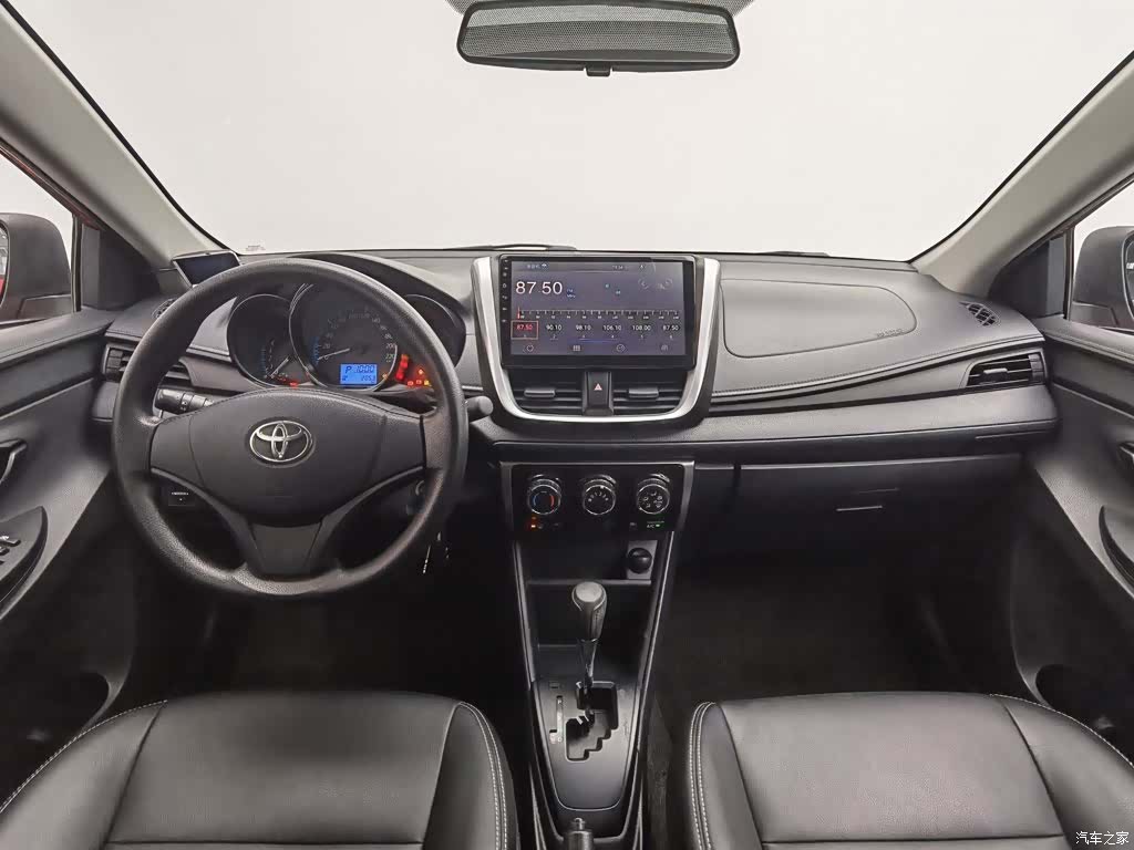 Toyota YARiS L, 2019 все фото