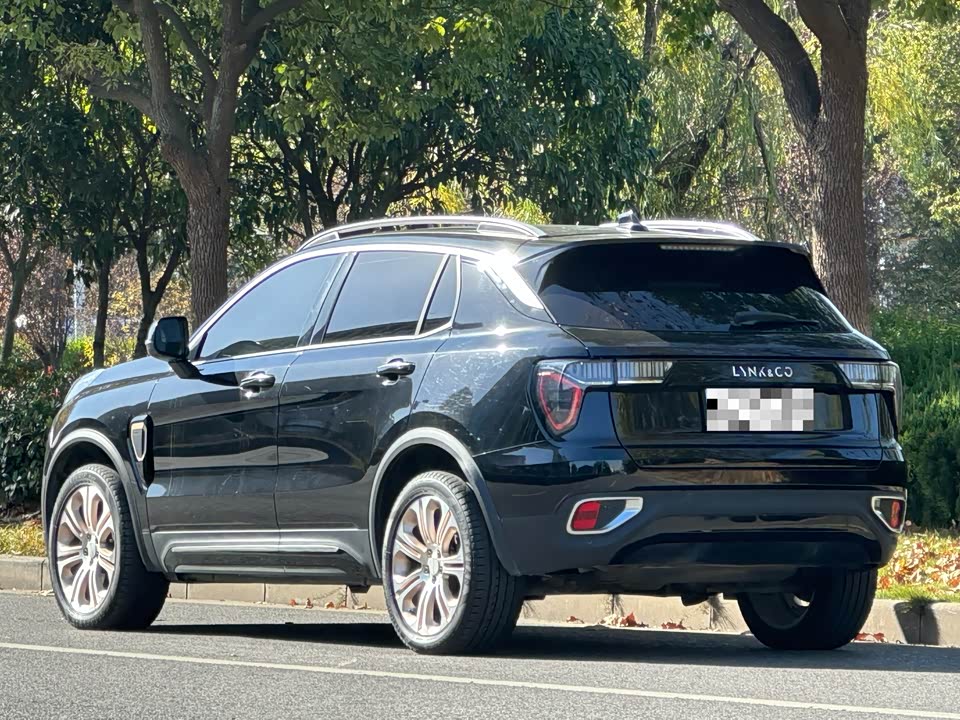Lynk & Co 01