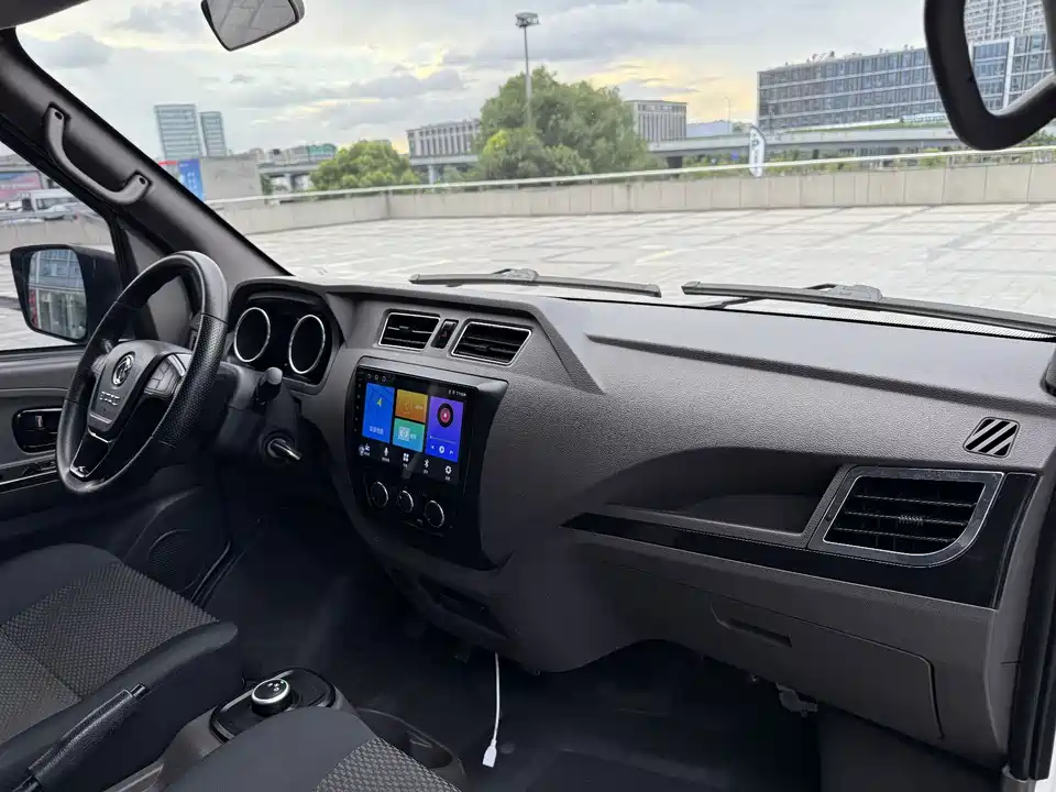 Dongfeng Yufeng Yufeng EM26