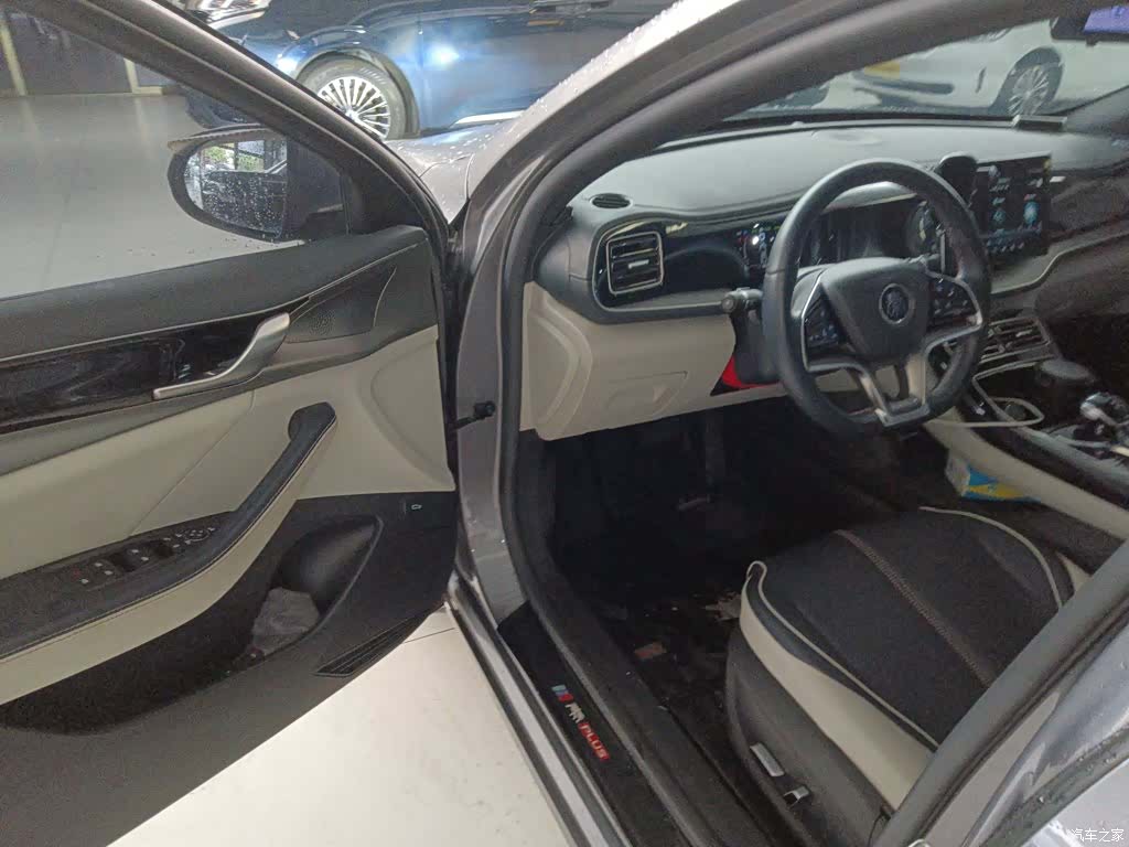 BYD Qin, 2023 12