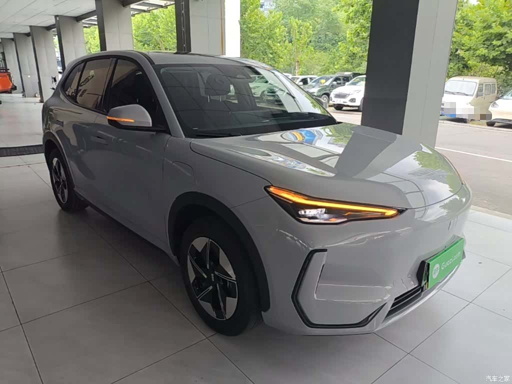 Geely Galaxy E5, 2025 4