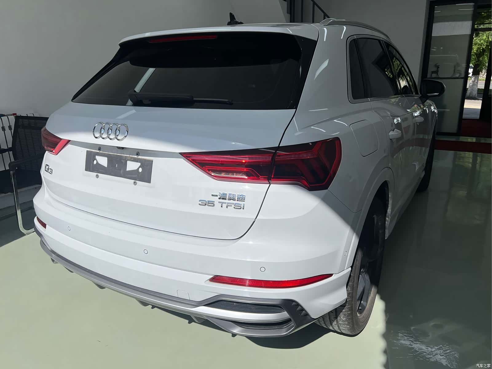 Audi Q3, 2023 4