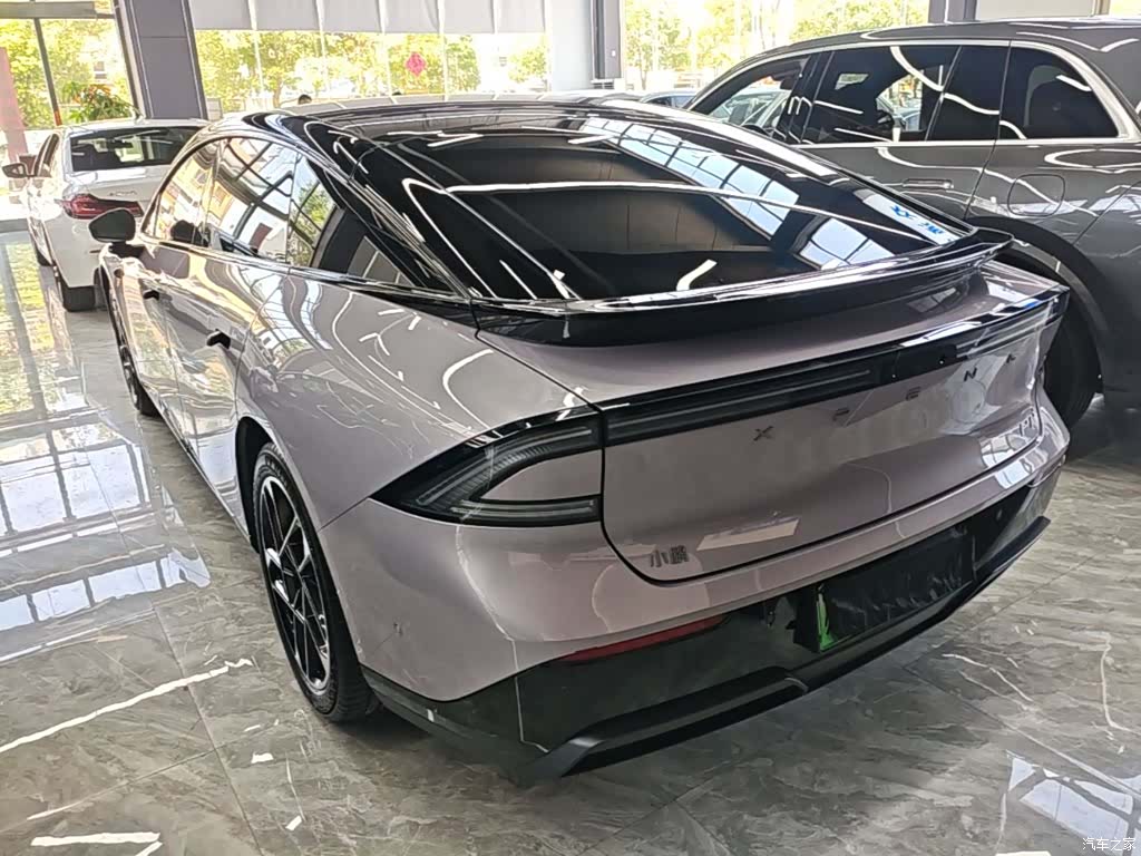 Xpeng P7, 2025 все фото