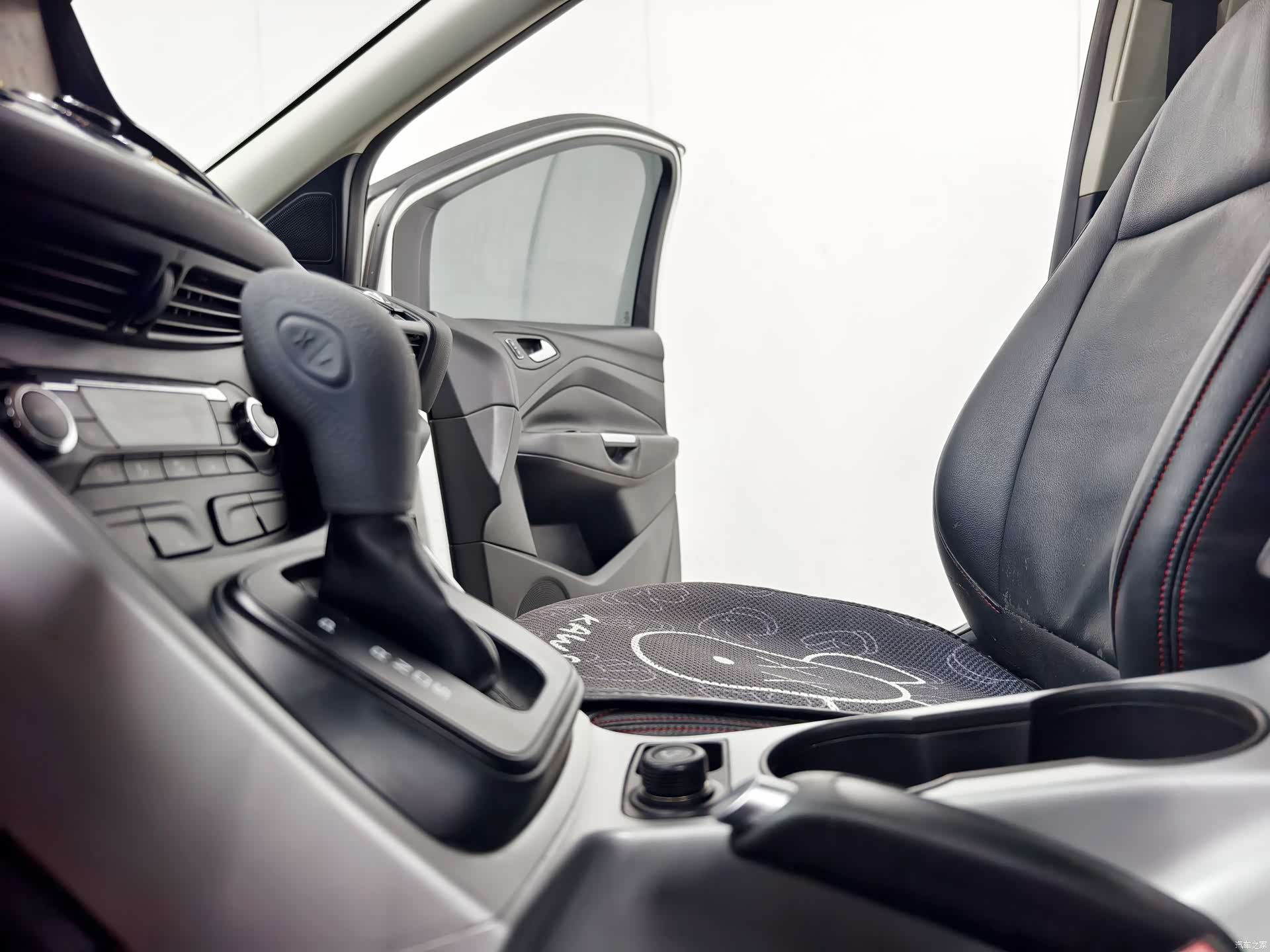 Ford Kuga, 2016 11