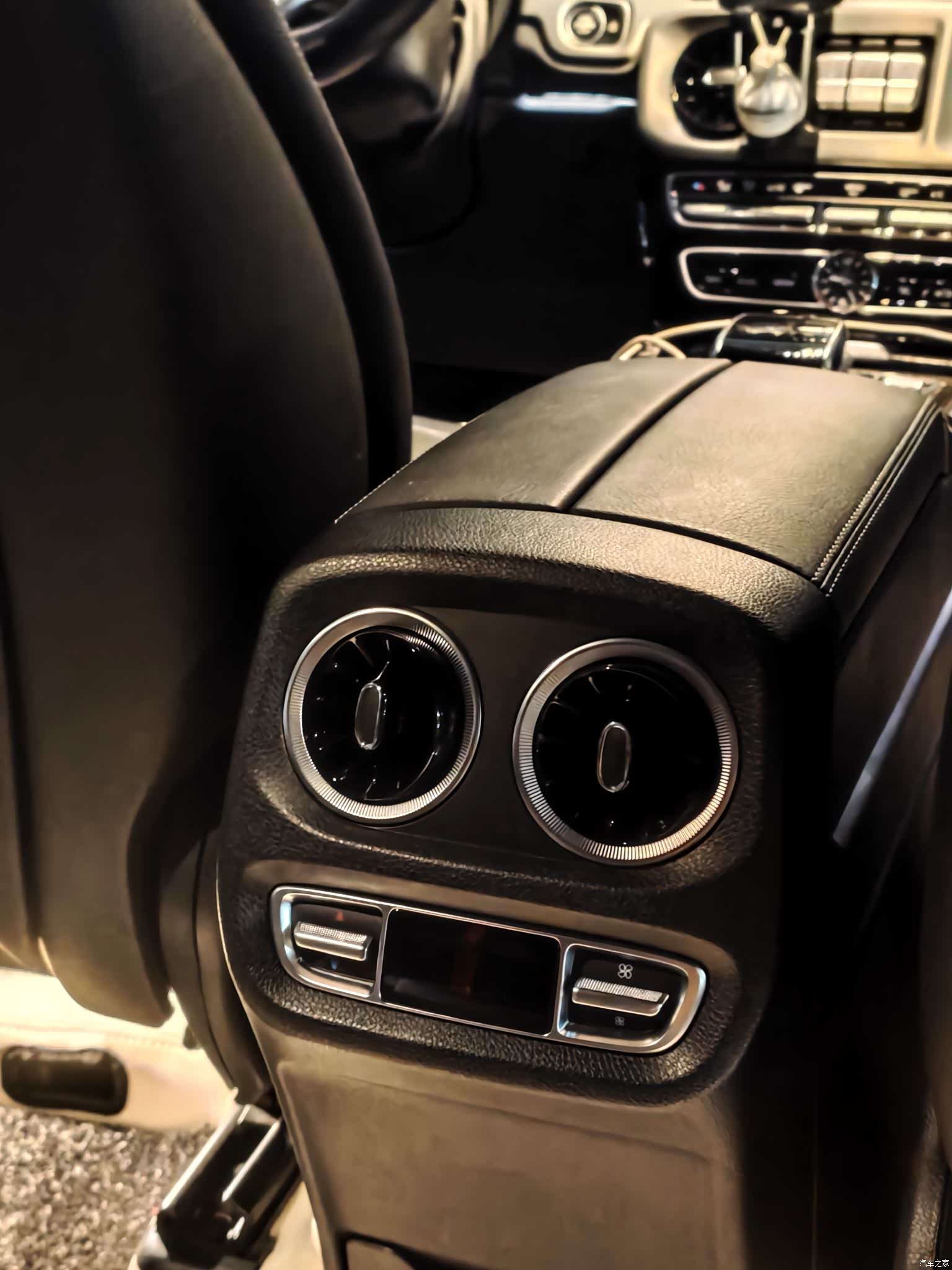 Mercedes-Benz G-Class, 2023 11