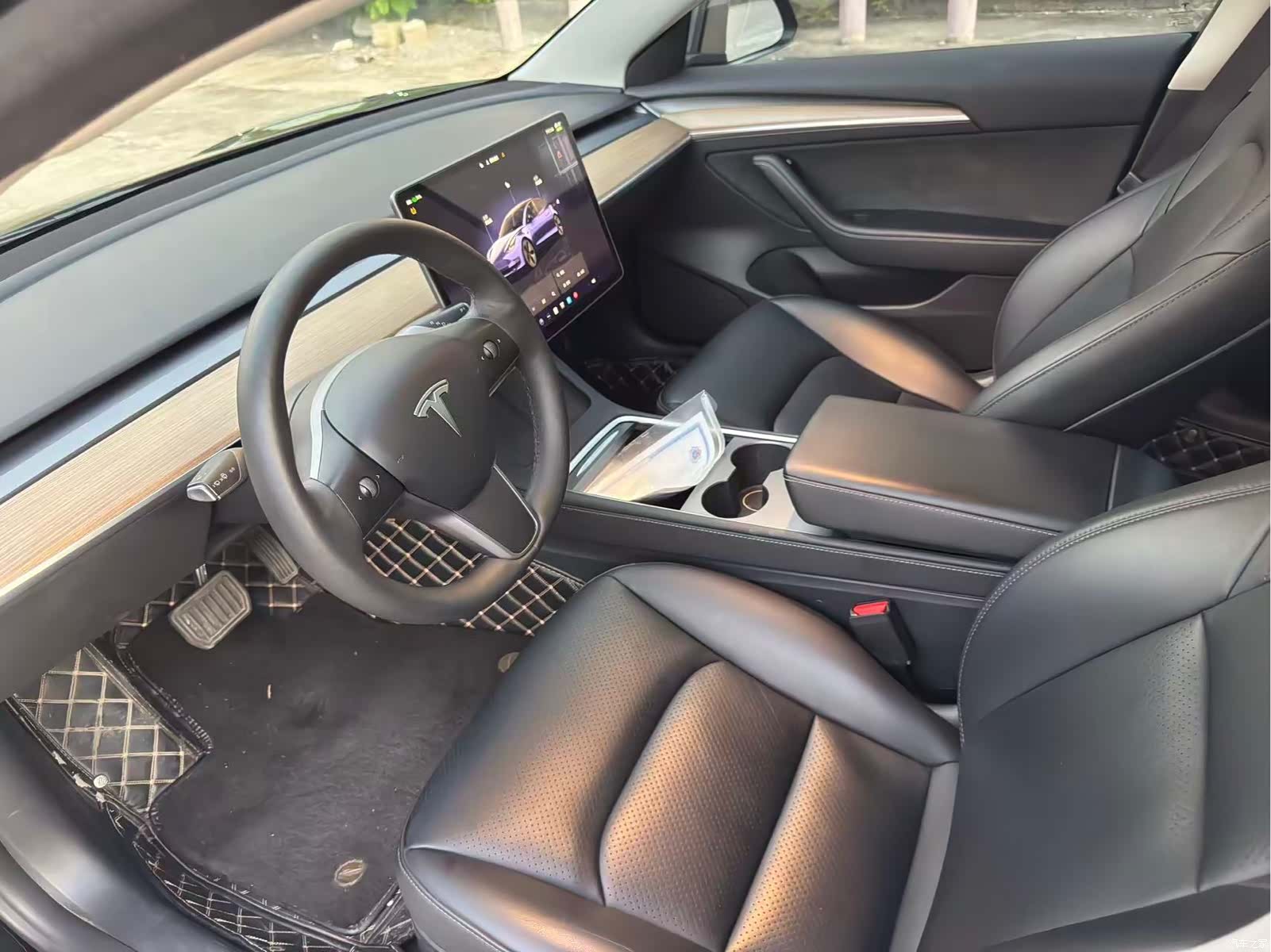 Tesla Model 3, 2023 4