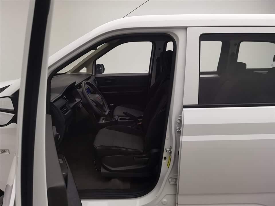 Wuling Wuling Hongguang PLUS