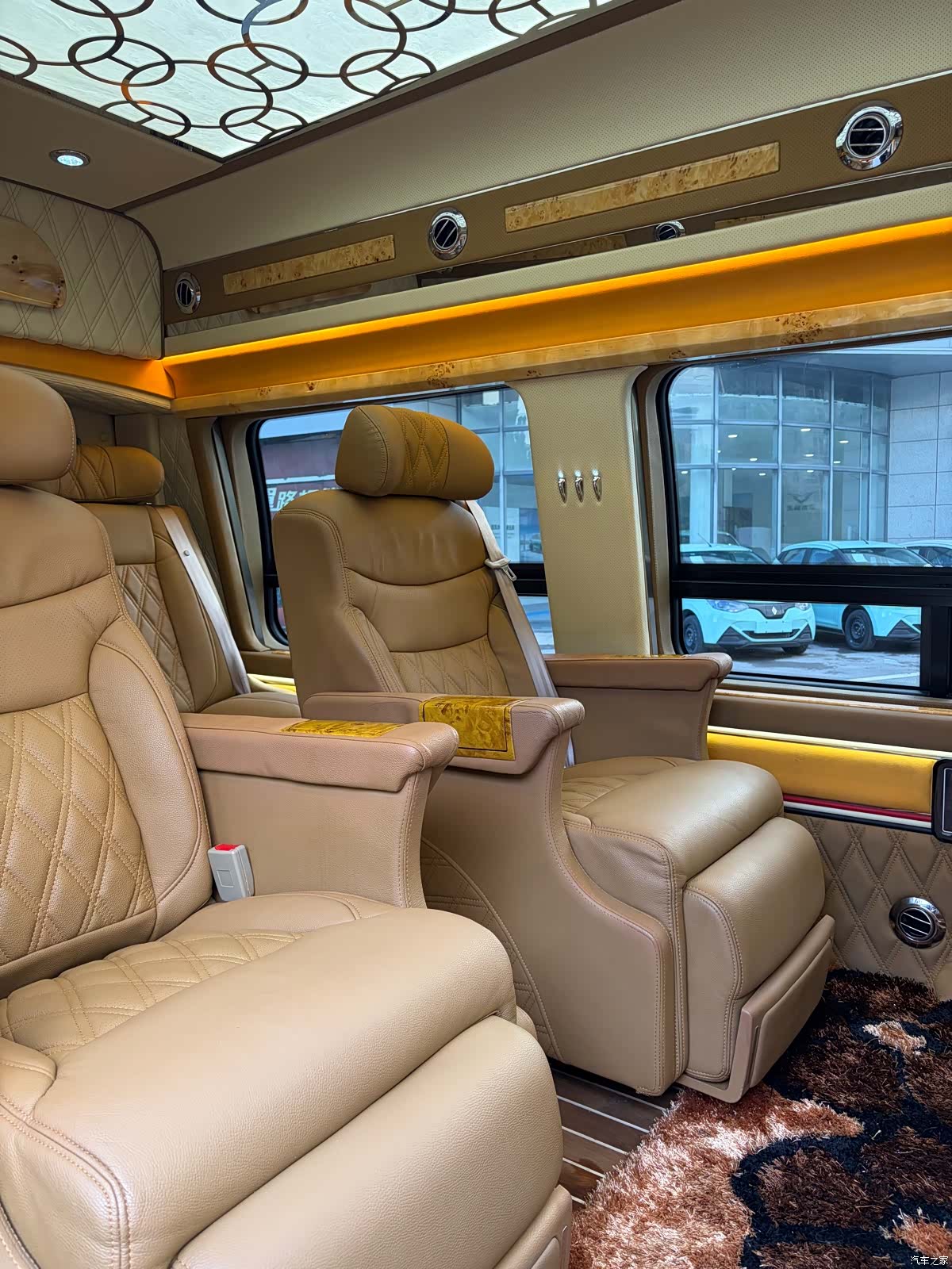 GMC SAVANA, 2019 11