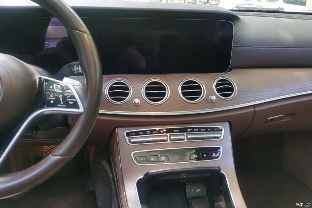 Mercedes-Benz E-Class, 2022 13