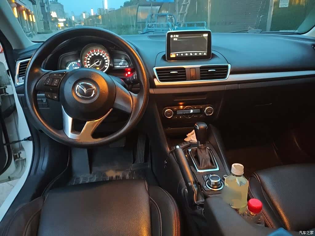 Mazda Mazda3, 2016 13