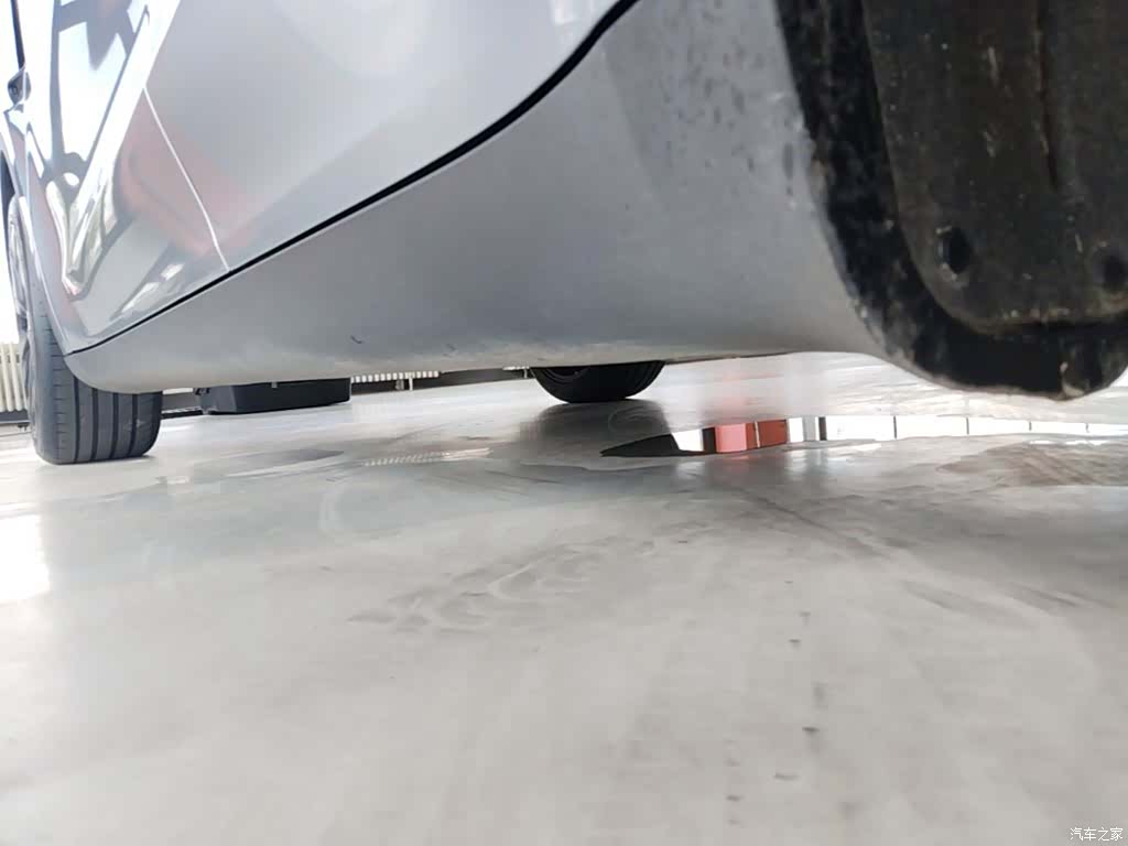 Tesla Model Y, 2024 22