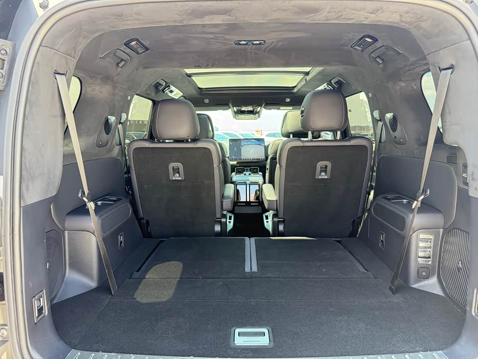 BYD Leopard 8