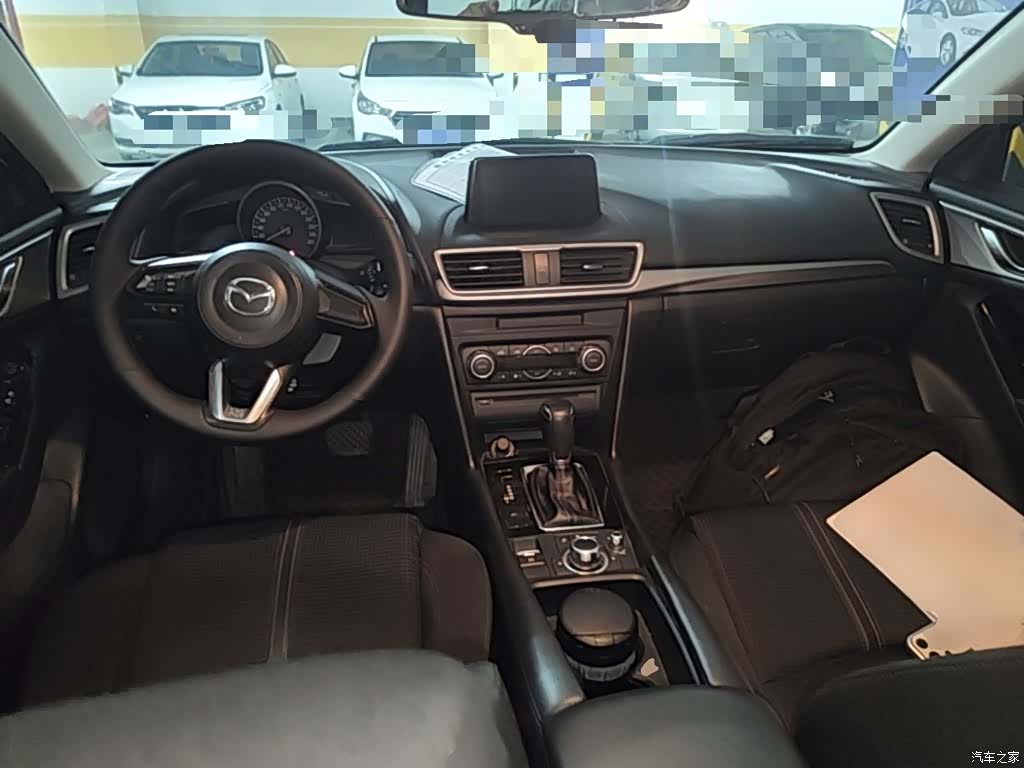Mazda Mazda3, 2018 10