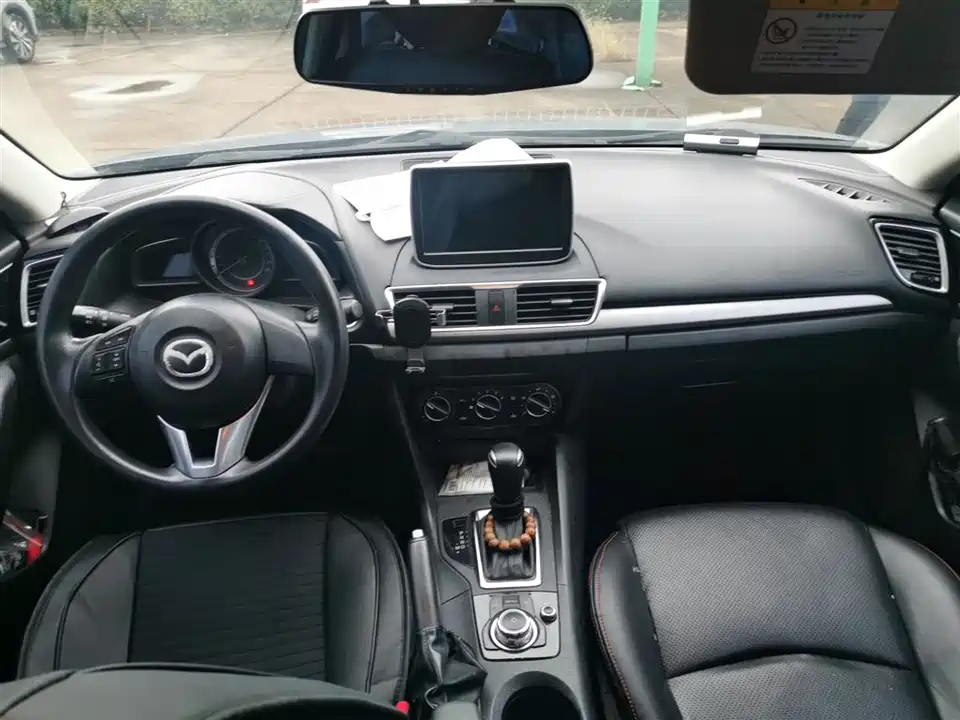 Mazda 3 Angkesaila