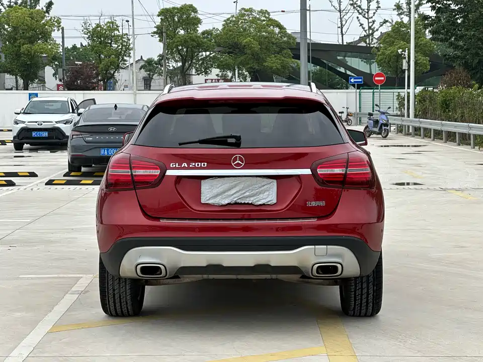 Mercedes-Benz GLA