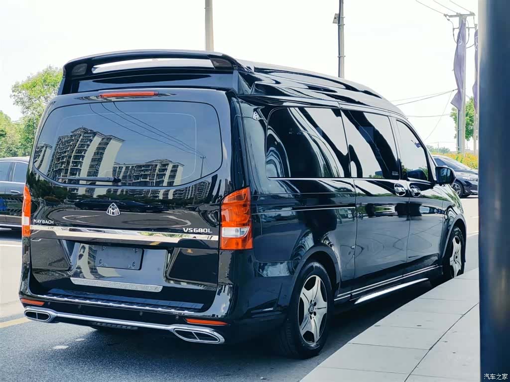Mercedes-Benz 7, 2024 6