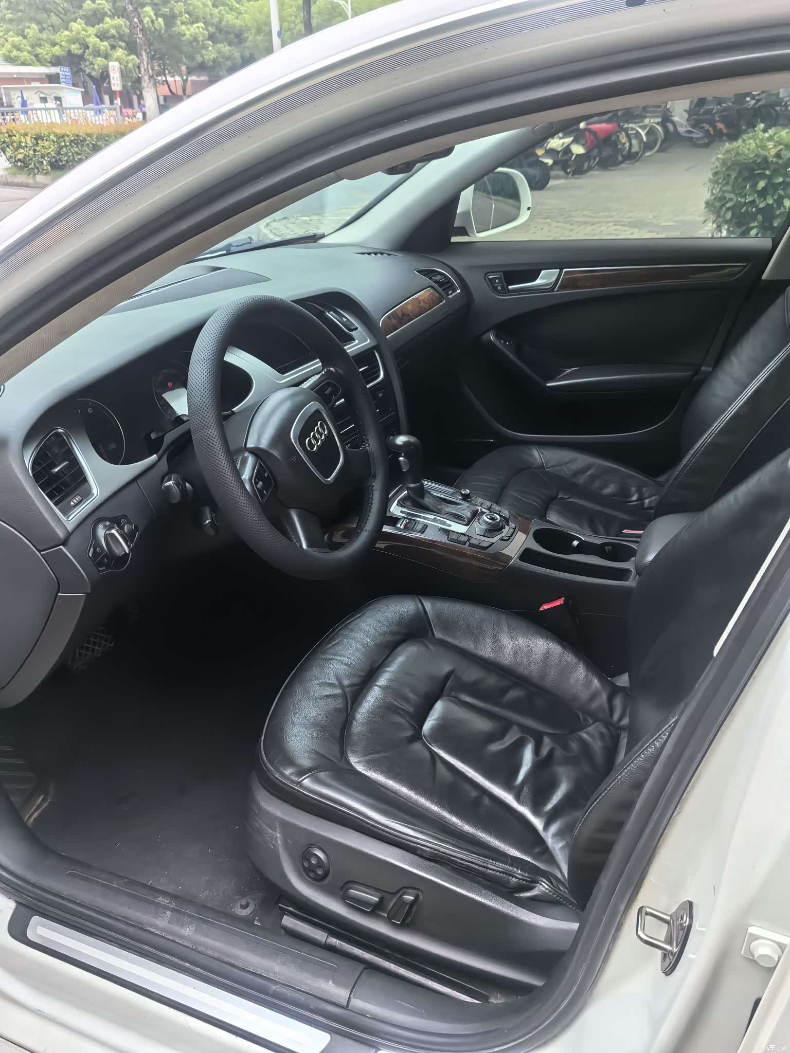 Audi A4L, 2011 7