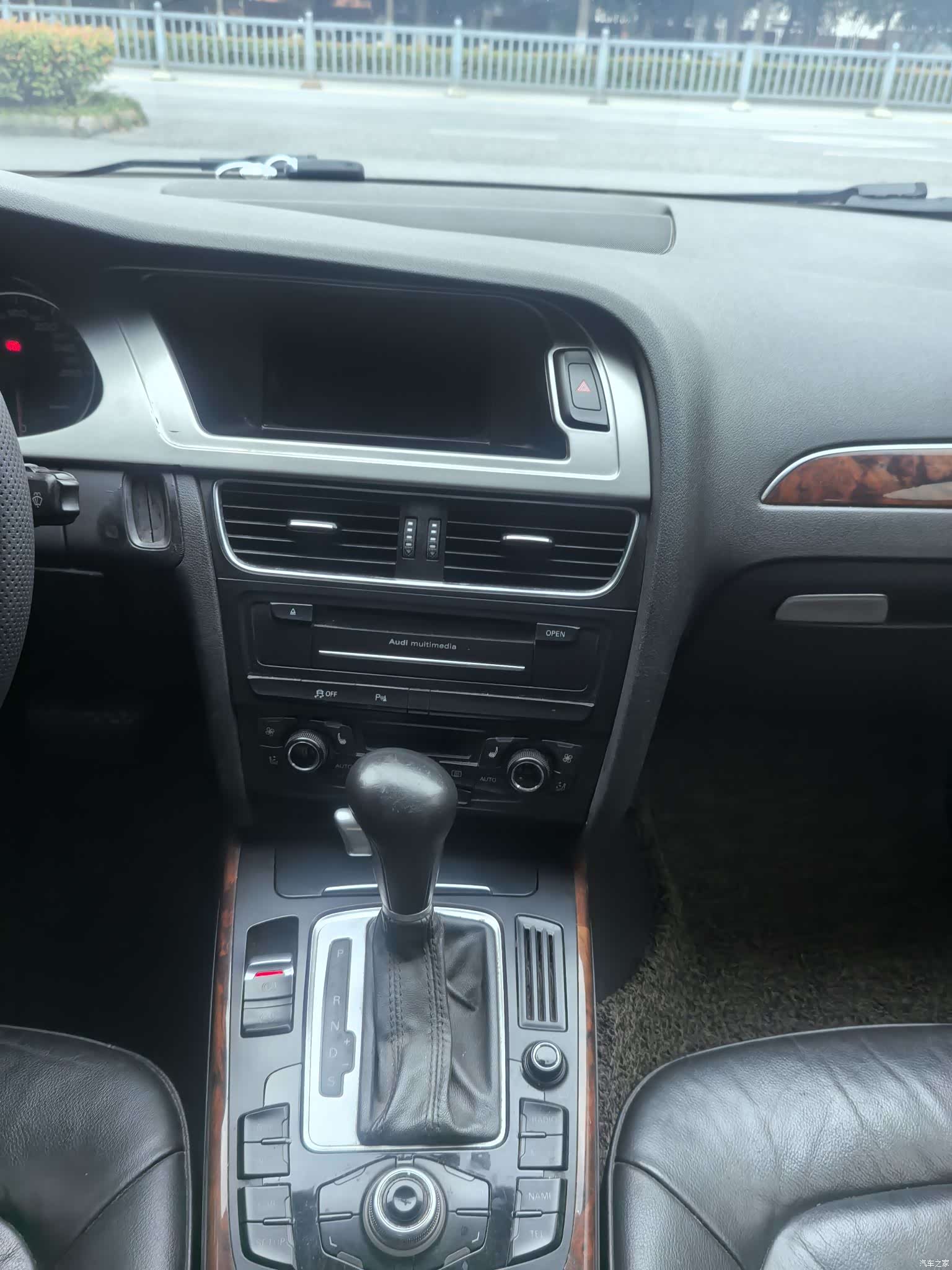 Audi A4L, 2011 15