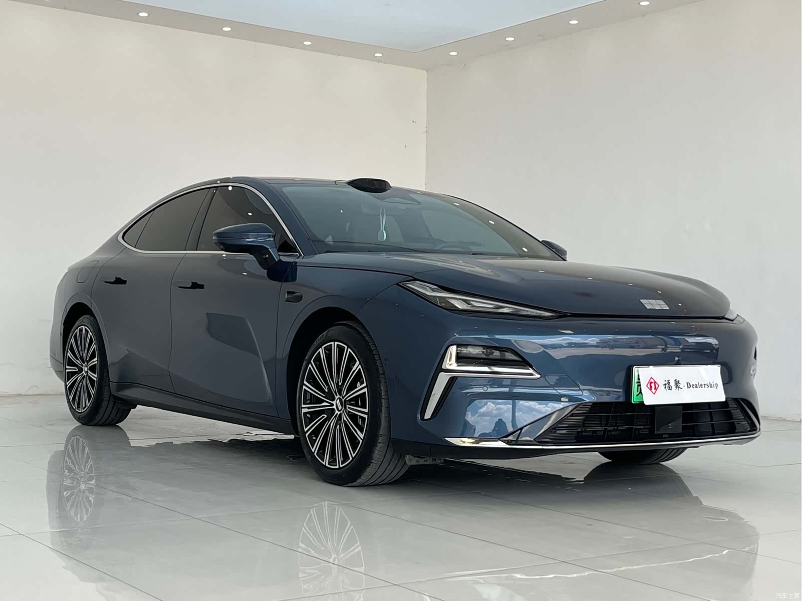 Geely 8, 2025 3