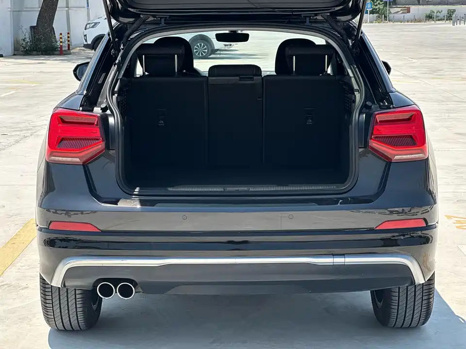 Audi Q2L