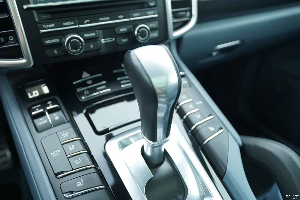 Porsche Cayenne, 2012 9