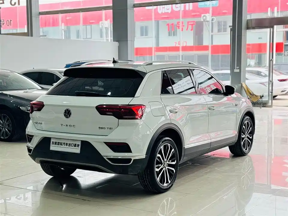 Volkswagen T-ROC exploring Songs