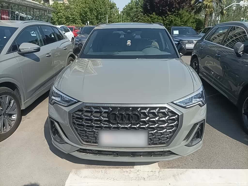 Audi Q3, 2024 3