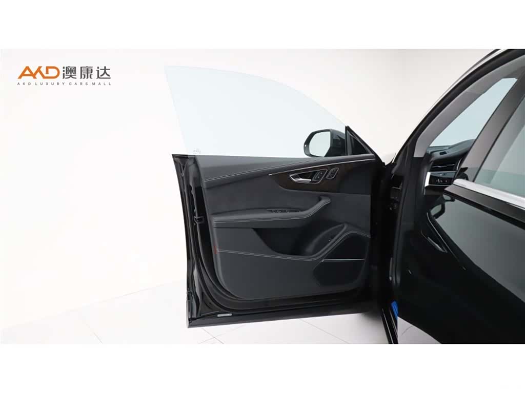 Audi Q8, 2023 10
