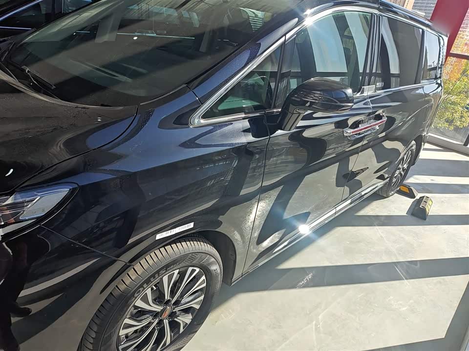 Hongqi HQ9 PHEV