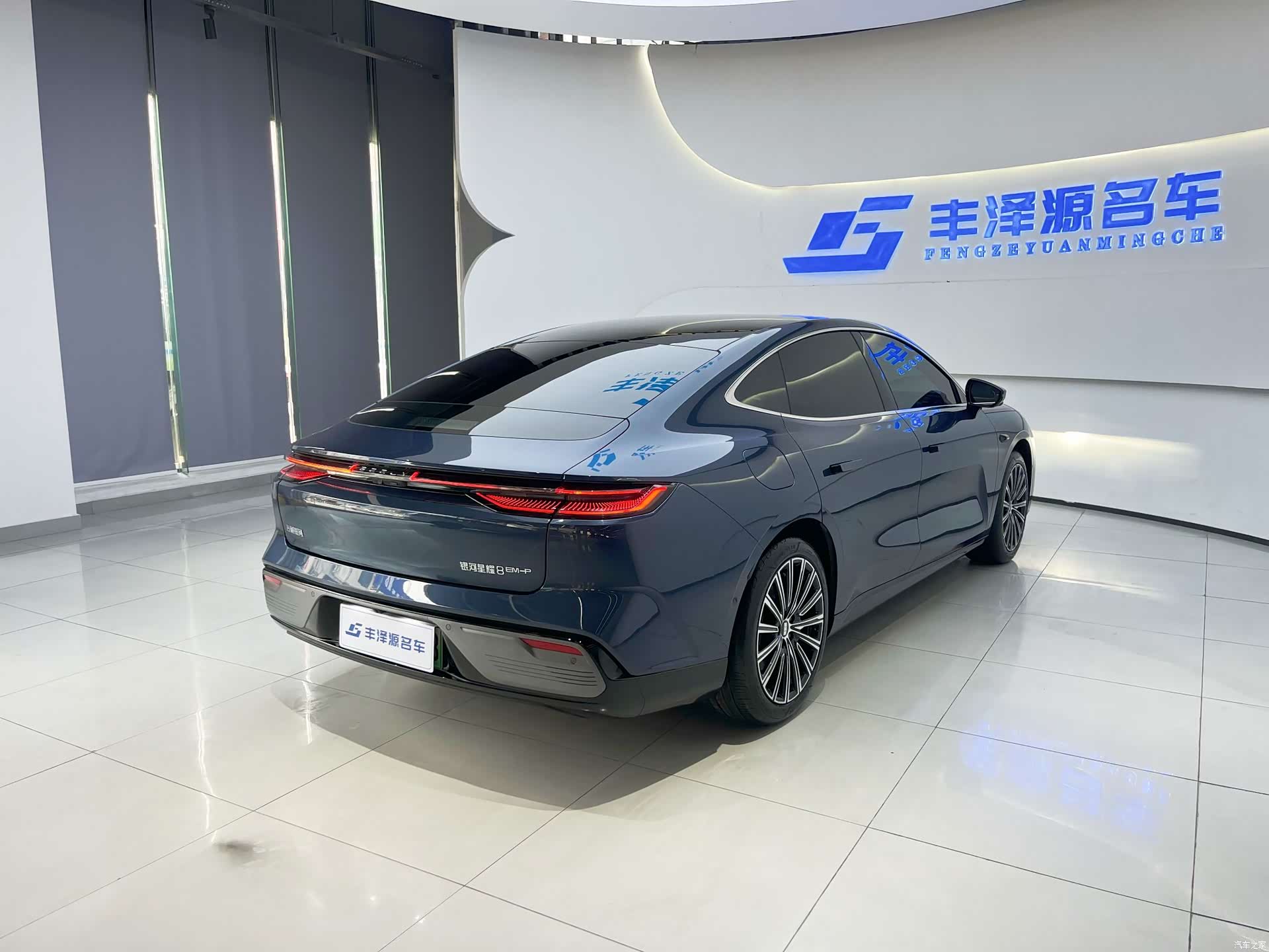 Geely 8, 2025 4