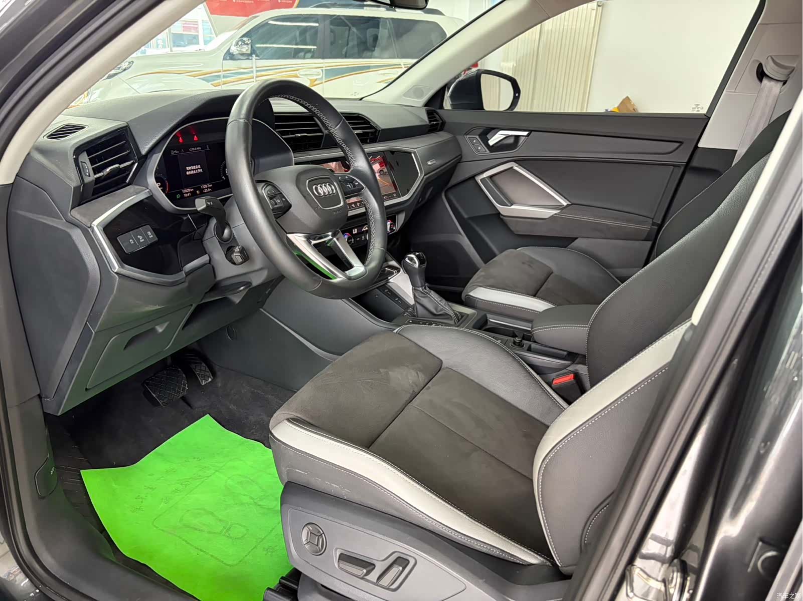 Audi Q3, 2023 все фото