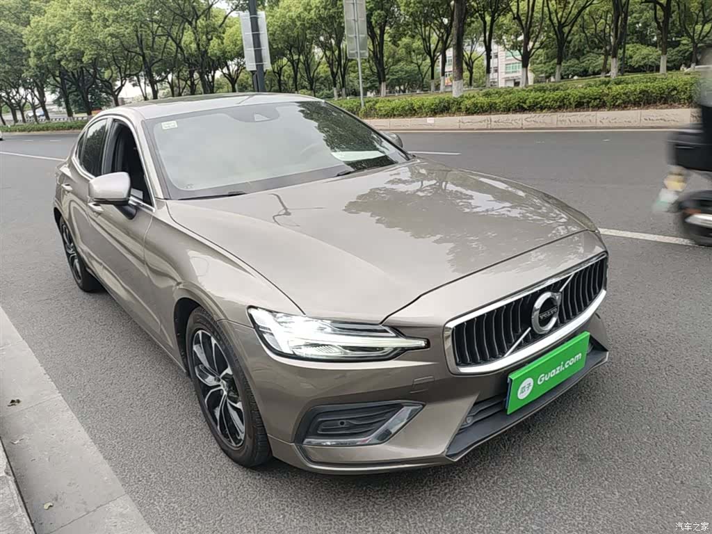 Volvo S60, 2022 4