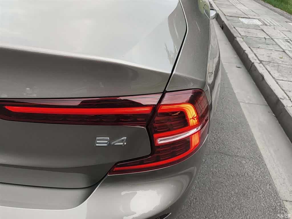 Volvo S60, 2022 8