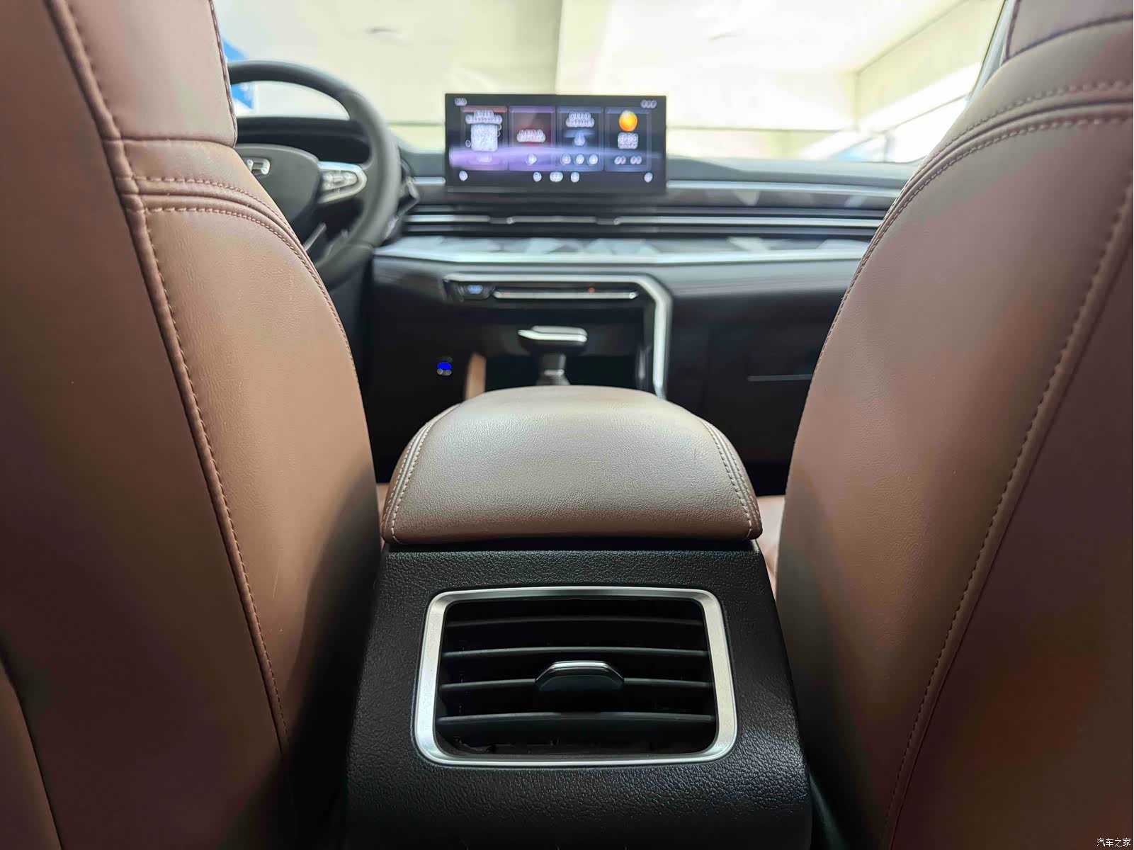 Geely X6, 2022 19