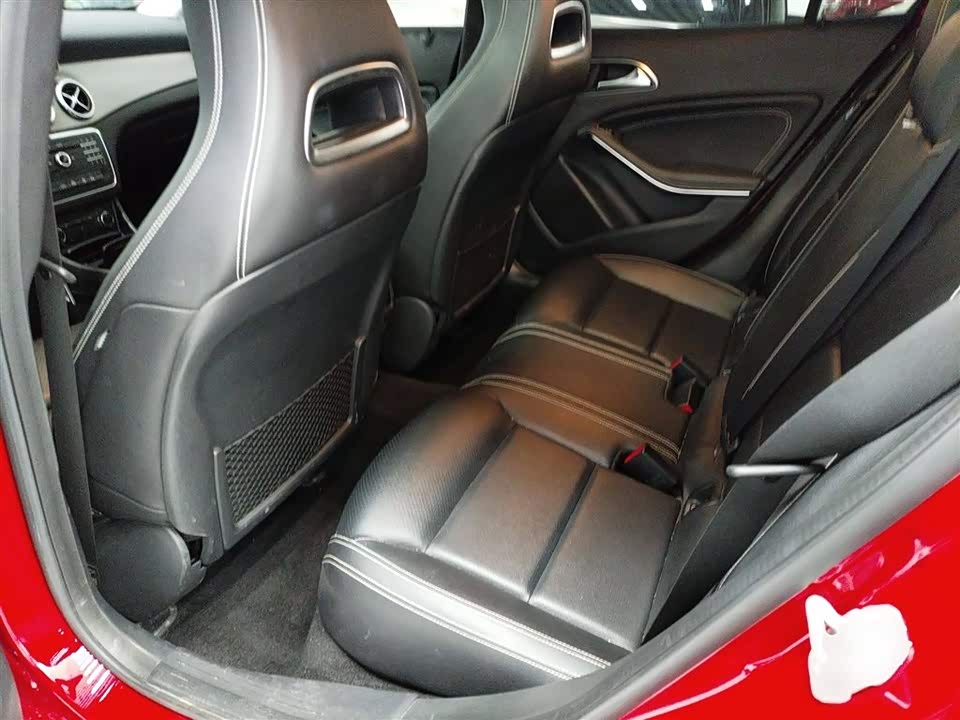 Mercedes-Benz GLA Mercedes-Benz GLA