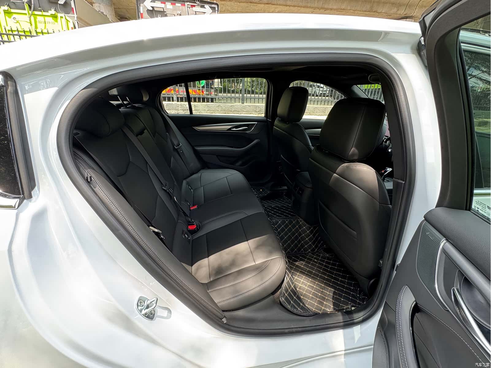Tesla Model 3, 2025 13