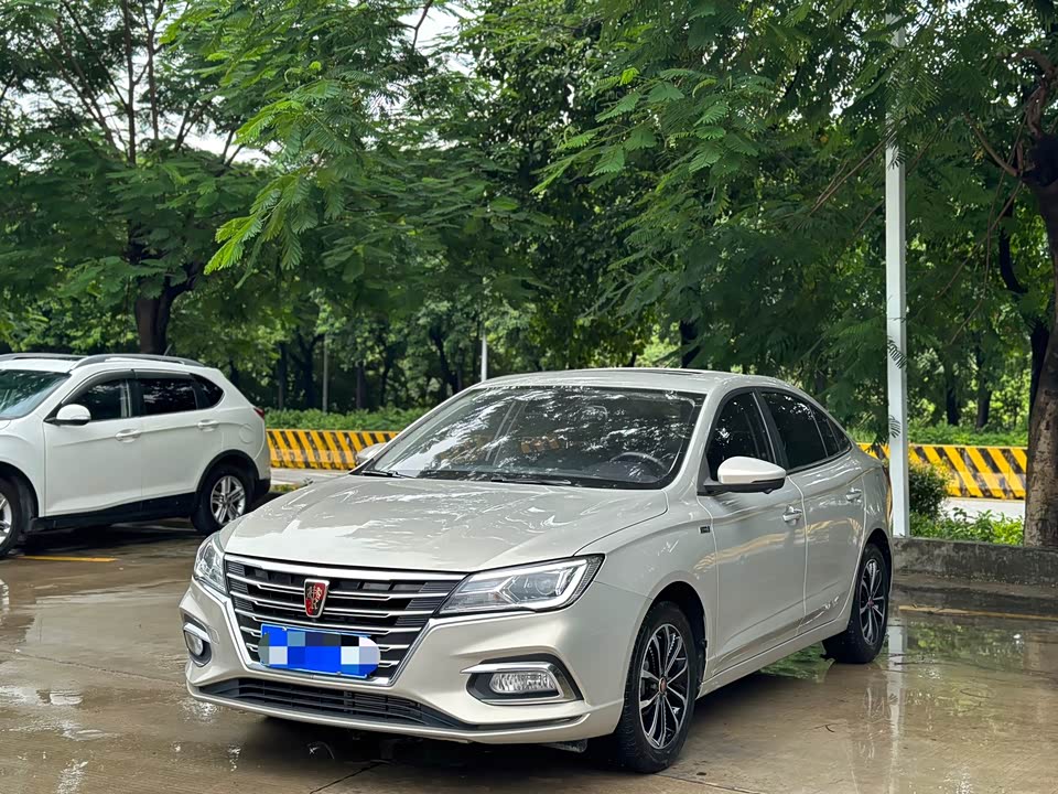 Roewe i5