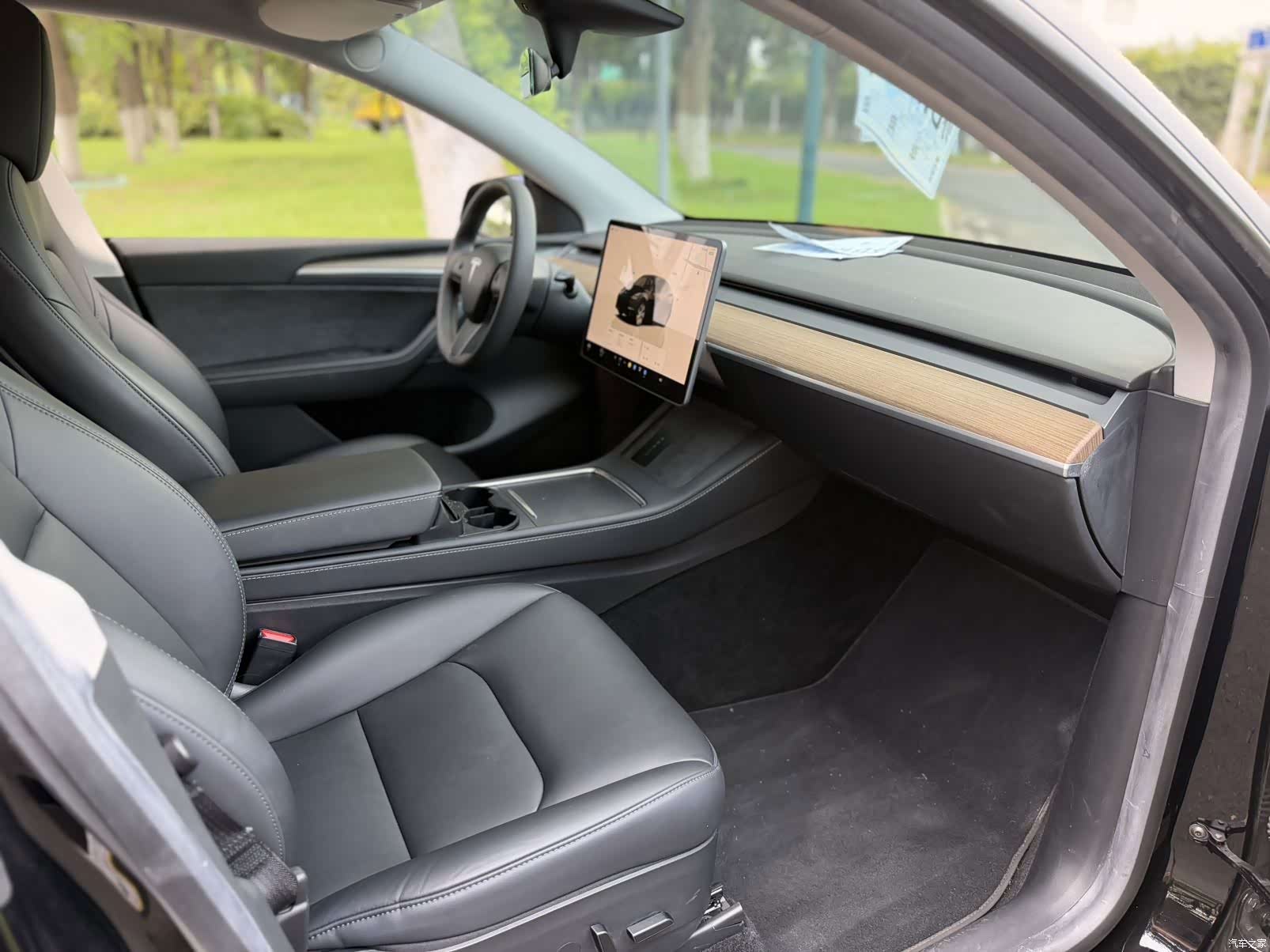 Tesla Model Y, 2022 10