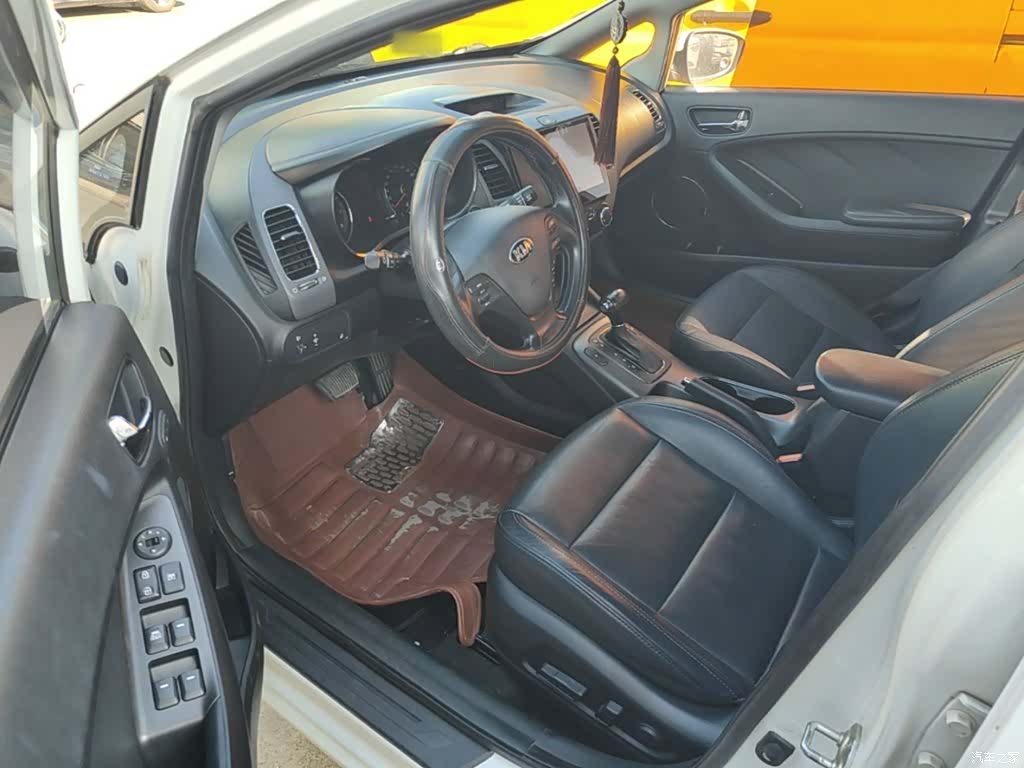 Kia K3, 2015 12