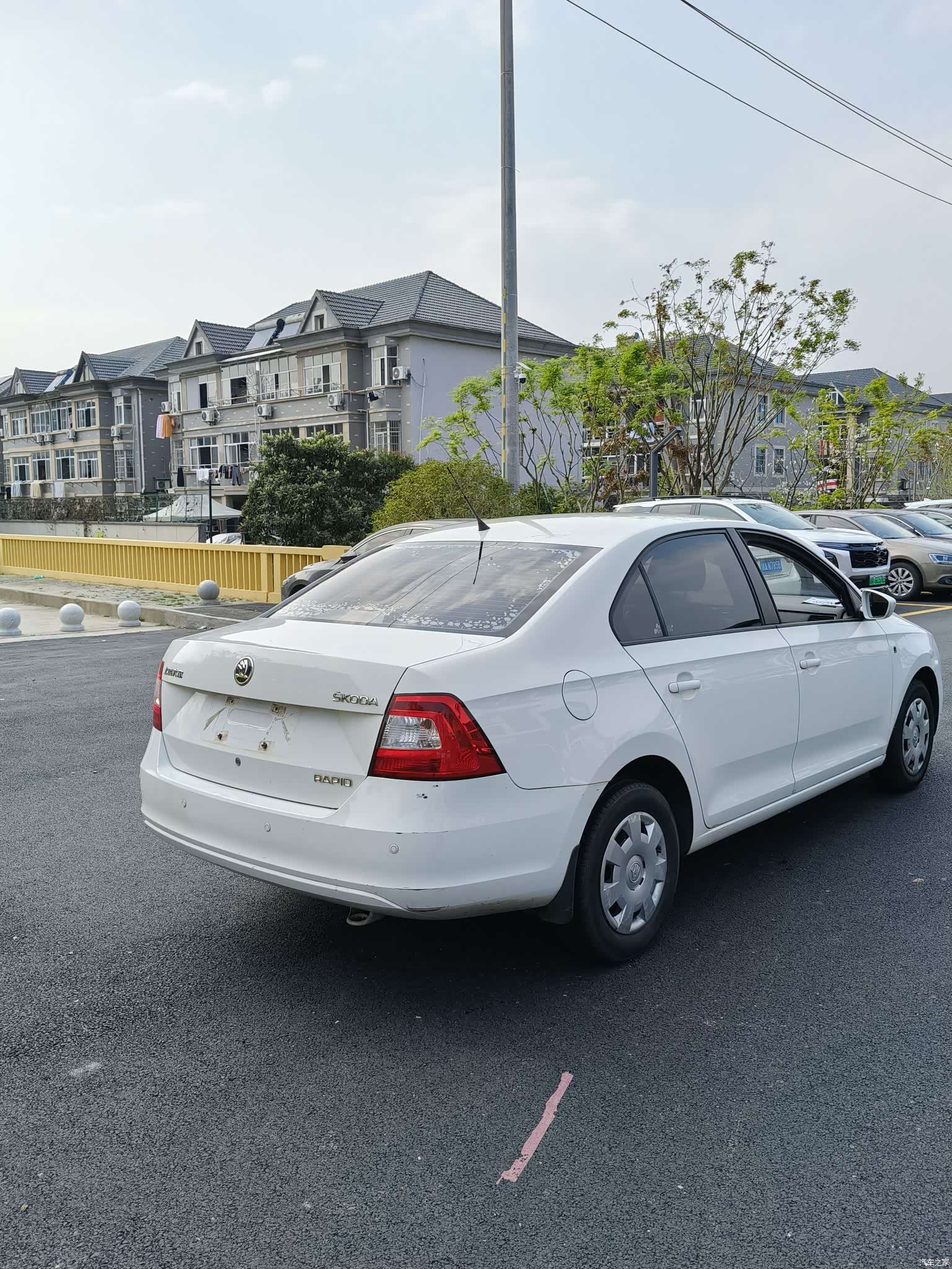 Skoda Rapid, 2015 12